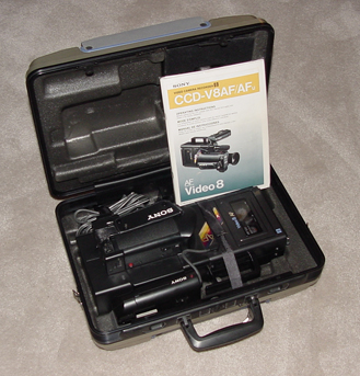 sony ccd-v8af videocamera case interior 1985